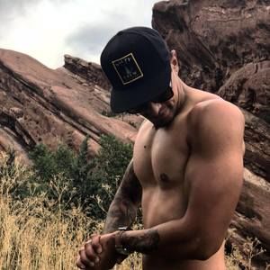 Meet your Posher, Victor